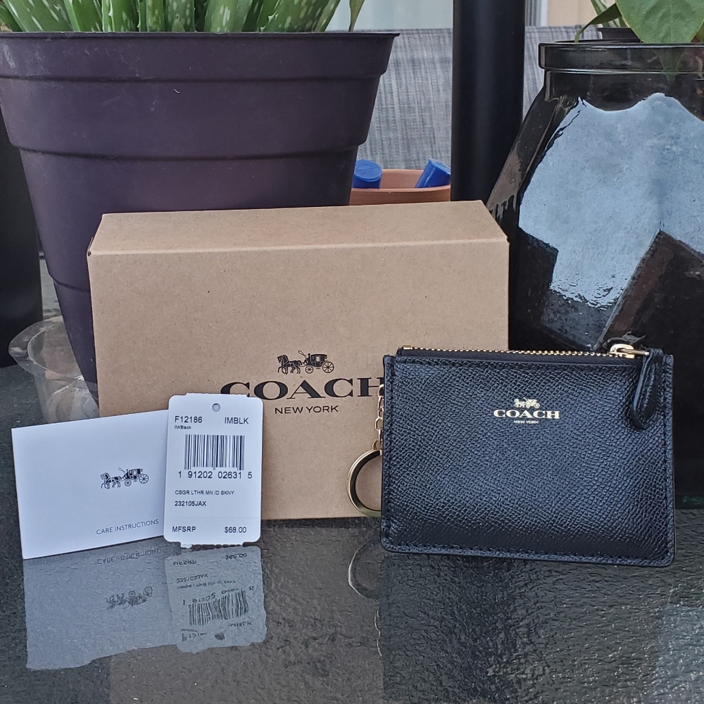 Coach™️ Leather ID/ Keychain Cardholder